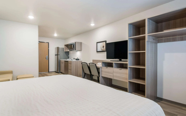 WoodSpring Suites Portland Vancouver