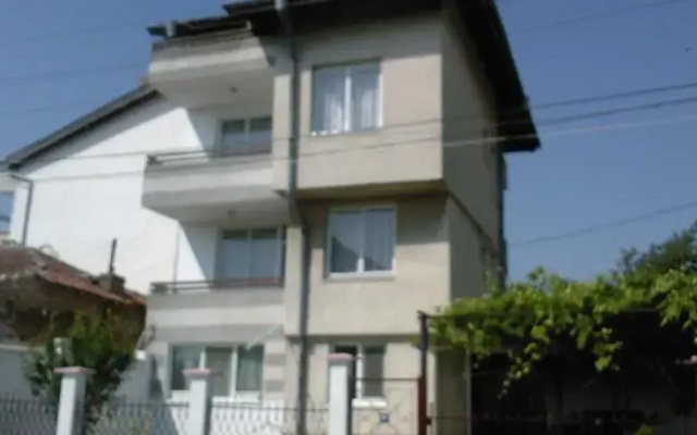 Minchevi Guest House