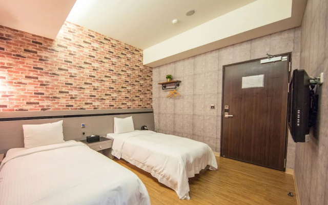Military 75 Hotel