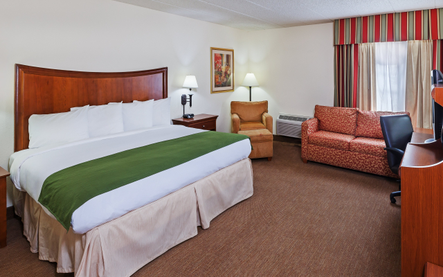 Tulsa Square Hotel Central, I-44 By OYO