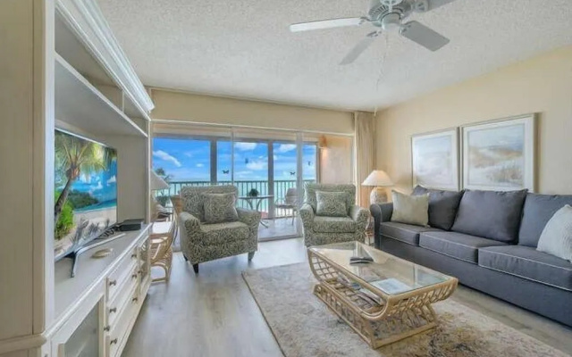 Sally's Dolphin Way Condo