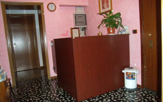 Отель Guest House Central Station Италия, Милан - 1 отзыв об отеле, цены и фото номеров - забронировать отель Guest House Central Station онлайн интерьер отеля