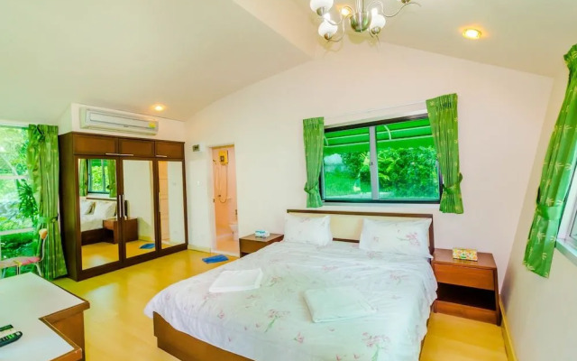 Chalong Hill Tropical Garden Homes