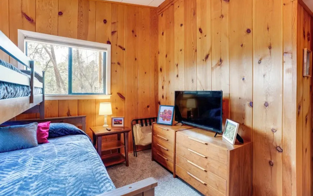 Family Mountain Getaway, Retreat to the Cool Pine
