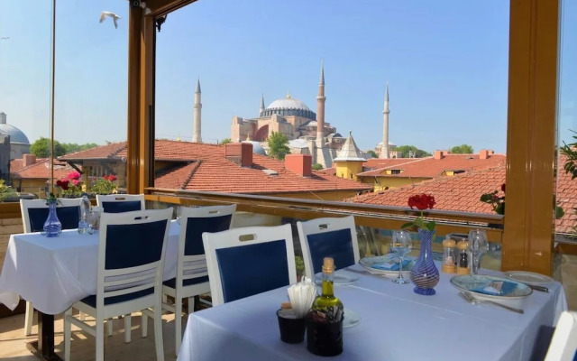 By Kinyas Hotel