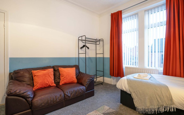 3 Bed-free Parking-close to City