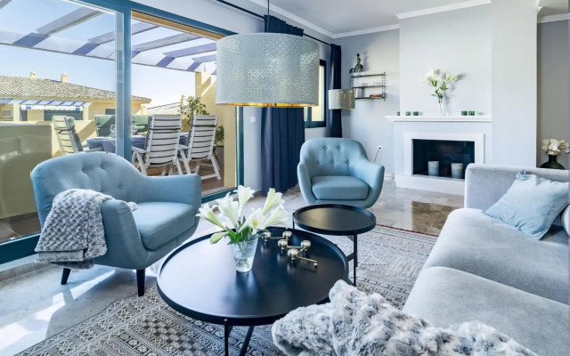 LA-Spacious penthouse, sea view, close to beach