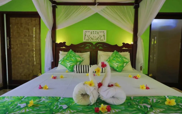 Kirana Homestay - Leaf Bungalow
