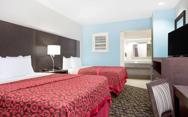 Days Inn & Suites by Wyndham Madisonville
