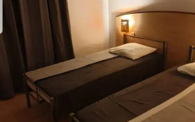 El Rio Hotel