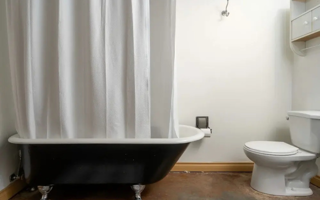 Sterling Suites - Gastown