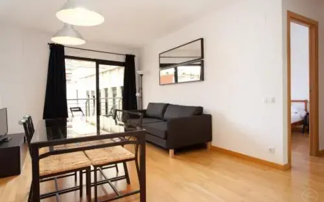 Guell Modern Apartment
