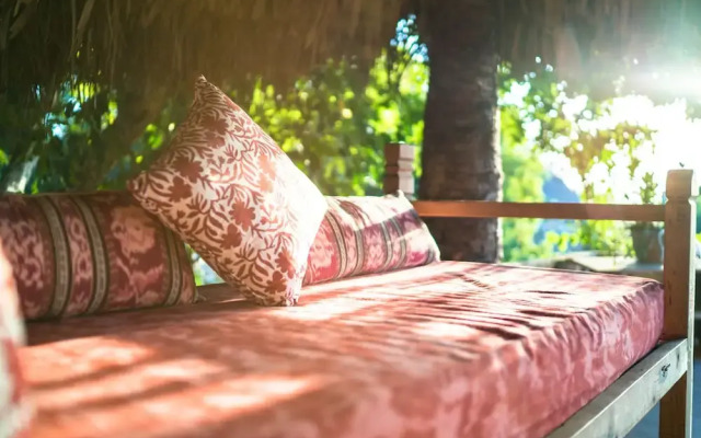Utopia Rote Lodge
