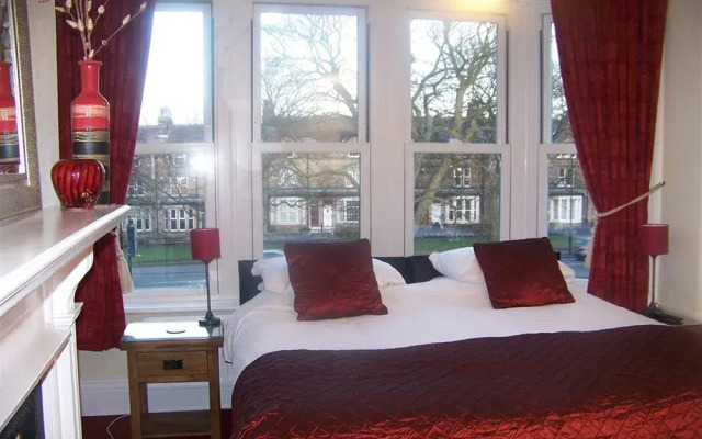 Shannon Court Guest House