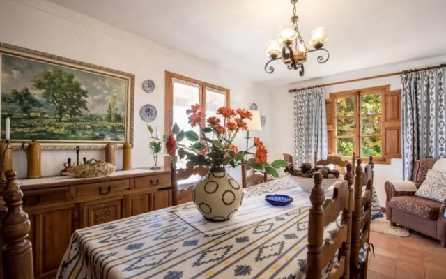 Villa - 4 Bedrooms with Pool and WiFi - 103166