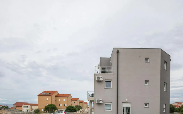 Lovely Apartment in Novalja near Sea Beach