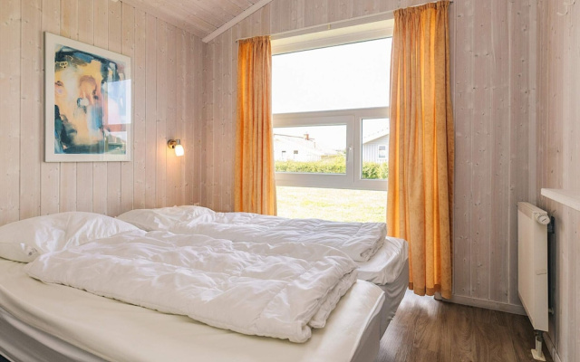 4 Star Holiday Home in Friedrichkoog