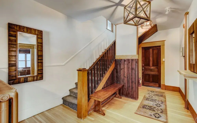 Rocky Mountain Retreat- Enormous House Sleeps 23