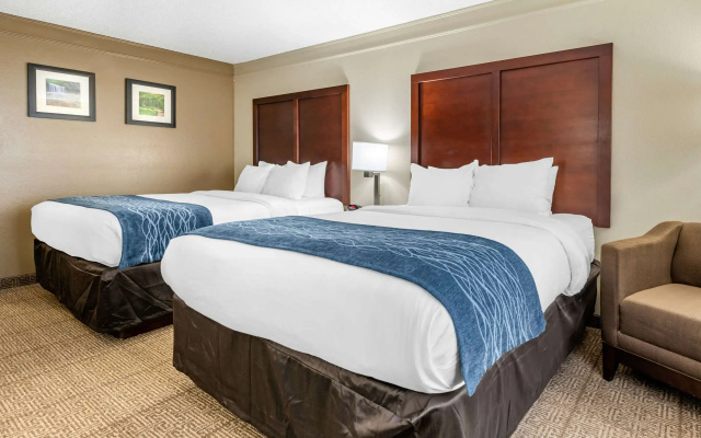 Comfort Inn & Suites Heath - Newark South