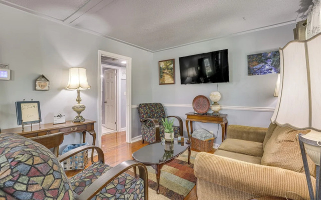 3 Mi to Downtown: Family-friendly Birmingham Home