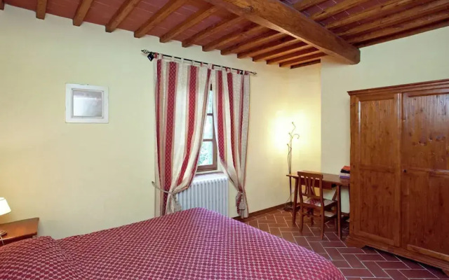 Farmhouse in Loro Ciuffenna With Pool & Garden