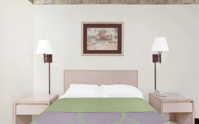 Super 8 By Wyndham Monticello