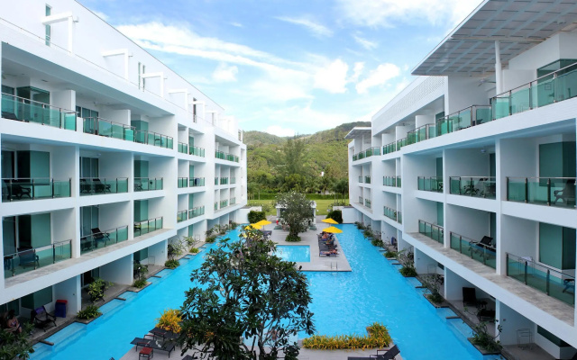 Курортный отель The Old Phuket - Karon Beach Resort