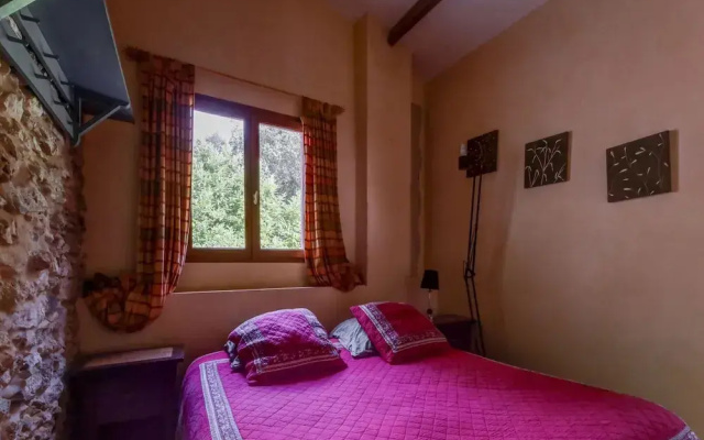 Pleasant Holiday Home in Raizeux With Garden