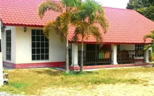 Besut Kampung Homestay In Kuala Besut Malaysia From 48 Photos Reviews Zenhotels Com
