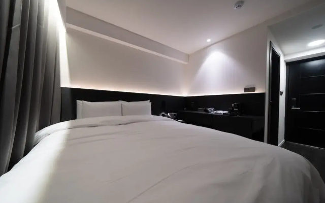 Moyen Hotel
