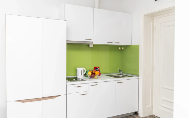 150sqm Apartment with 4 units! GREAT FOR GROUPS