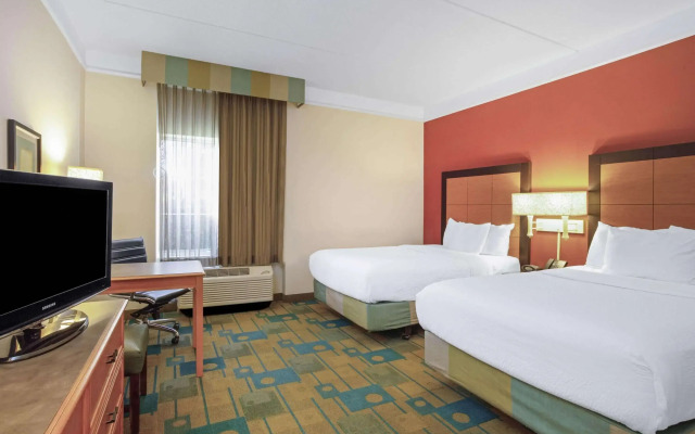 La Quinta Inn & Suites by Wyndham Winston-Salem