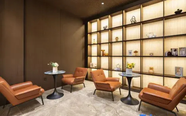 Moore Hotel (Shenyang Shengjing Hospital Huaxiang Branch)