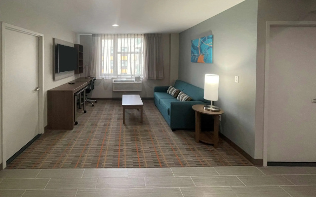 MainStay Suites Bronx - Belmont
