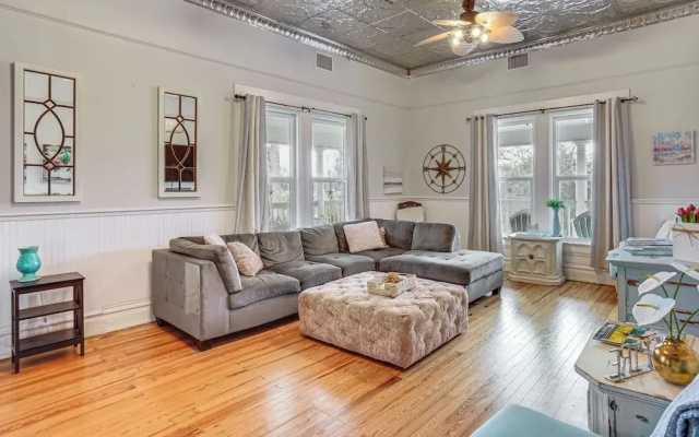 Families Welcome! Historical Hideaway in Palmetto