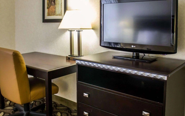 Quality Inn & Suites Mansfield