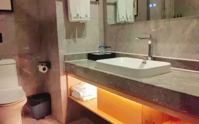 Youyi Holiday Hotel (Pao Te Kingdom · Lishui Shengbao Plaza Branch)