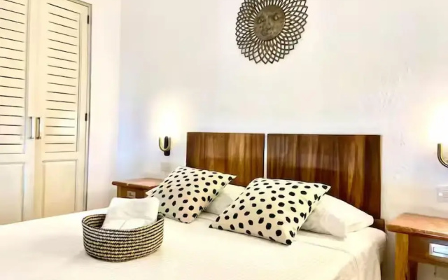 Paseo Colonial - Sanctuary 2