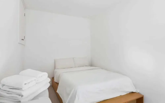 Cosy 2 Bedroom House Near Greenwich