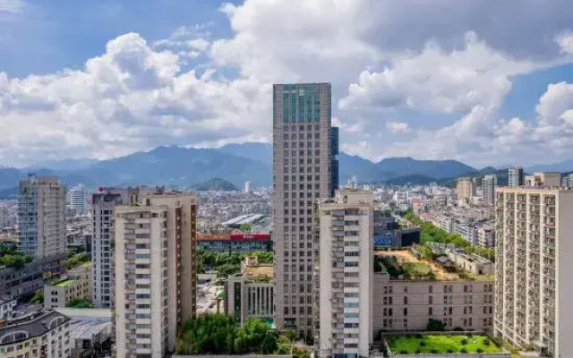 Huipuyi Comfortable Business Hotel (Linhai Yintai Branch)