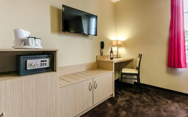 Hotel Saint Louis De France