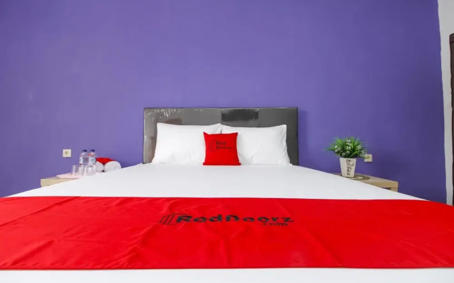 RedDoorz near Universitas Pelita Harapan Karawaci
