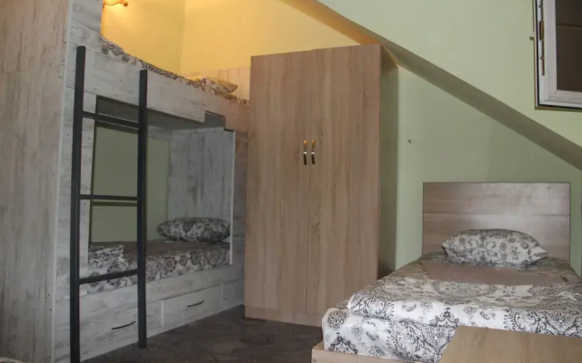 Armenner Hostel And Tours