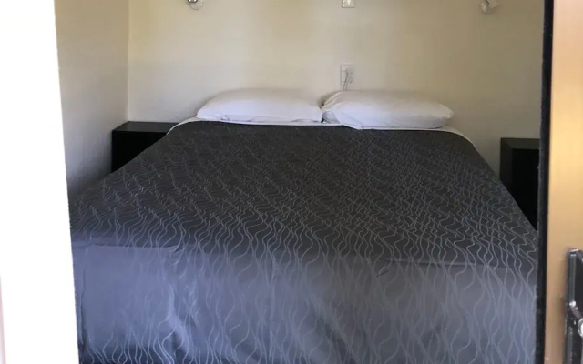 Alexandra Garden Court Motel