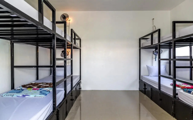 Happy Hippies Hostel