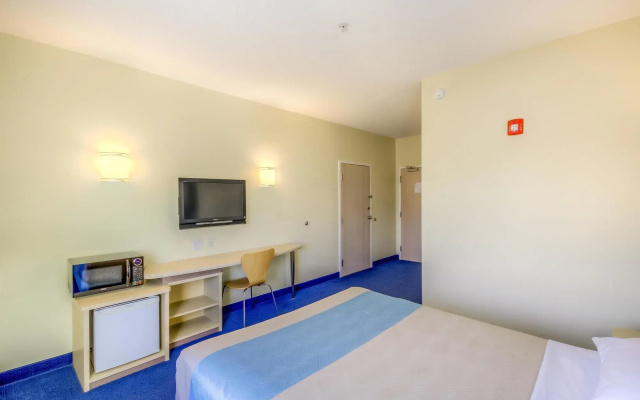Super 8 by Wyndham Estevan