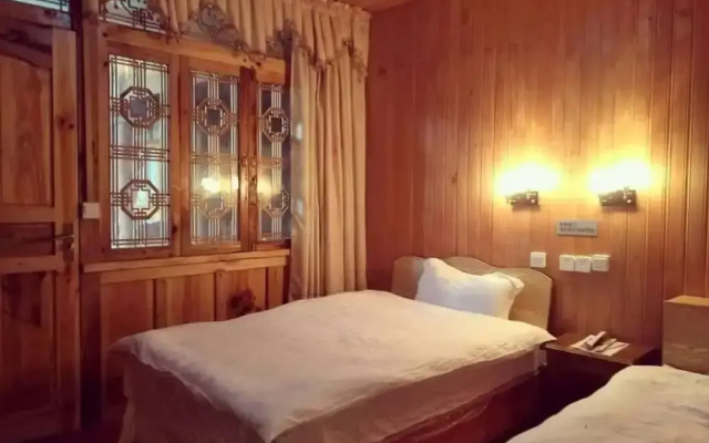 Tengchong Ginkgo Village Bencai Hotel