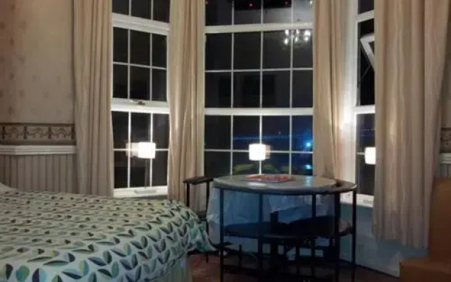 North Beach Apartments