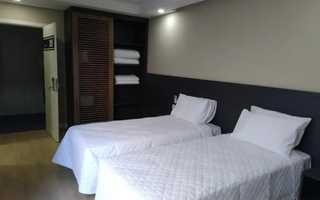 M. Tower Hotel