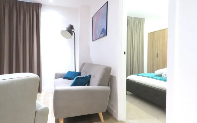 Tudors eSuite Grand Central Aparthotel